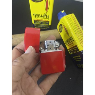 ไฟแช็กซิปโป้ Zippo สีแดง เติมน้ำมัน