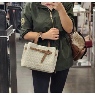 (ผ่อน0%) กระเป๋าสะพายข้าง Michael Kors Emilia small Satchel สี vanilla ลาย mk สีขาว สายสะพายสีน้ำตาล