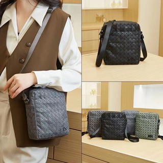 Japan Issey Miyake กระเป๋าผู้ชายและผู้หญิงไหล่ Messenger กระเป๋าซิลิโคนกระเป๋าโทรศัพท์