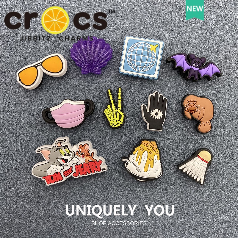 jibbitz crocs charms แท้ ตัวติดรองเท้า  ชุดอุปกรณ์เสริมหัวเข็มขัด ลายการ์ตูนดอกไม้ สําหรับตกแต่งรองเท้า crocs DIY