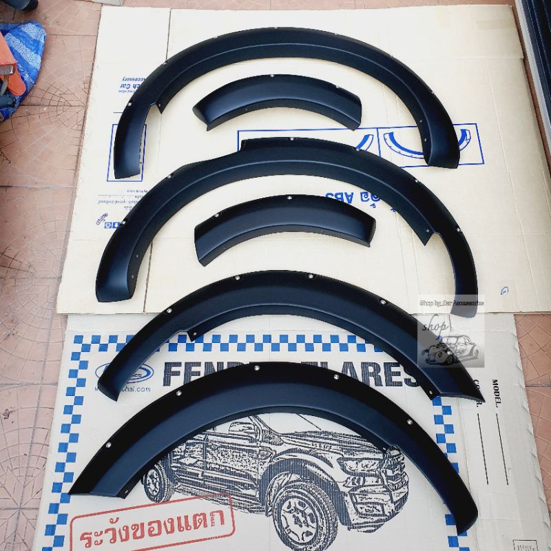 คิ้วล้อ คิ้วขอบล้อรถ nissan navara NP300 ขนาด 6 นิ้วมีหมุดสีดำด้าน ใส่ปี 2014 - 2020