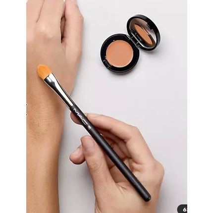 MAC 195 CONCEALER Brush Point แปรงคอนซีลเลอร์