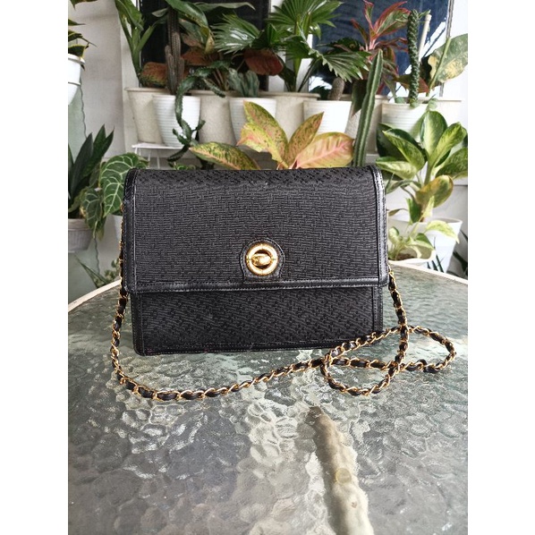 Preloved Second Used Esquire Collection Chain Bag