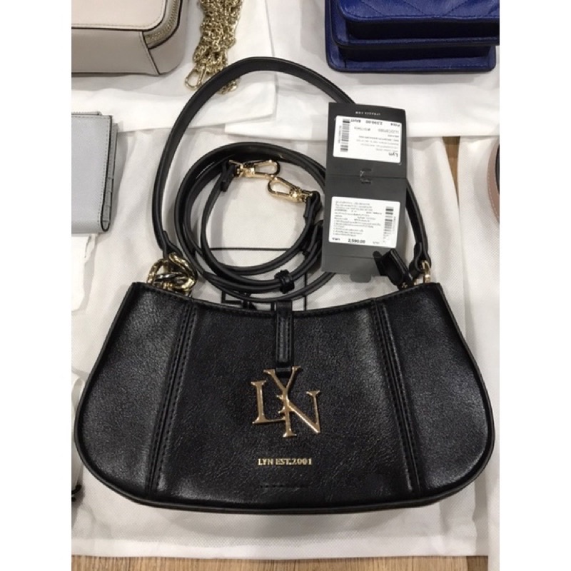พร้อมส่ง 💓 กระเป๋าสะพายข้าง LYN ทรง hobo รุ่นใหม่  ทรงสวยคล้องไหล่สะพายข้าง งานตามหา กระเป๋าlyn ทรงพอช  สุดฮิต ✨รหัส LH