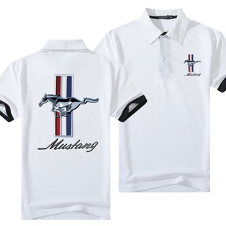 เสื้อแจ็กเก็ตโปโลแขนสั้นลําลอง มีฮู้ด พิมพ์ลายโลโก้ Ford Mustang แฟชั่นฤดูใบไม้ผลิ และฤดูใบไม้ร่วง สําหรับผู้ชาย