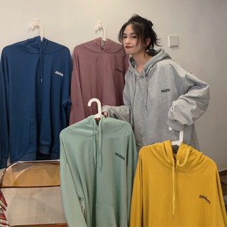เสื้อกันหนาวแขนยาว มีฮู้ด ทรงหลวม แบบสวมหัว พร้อมกระเป๋า สีพื้น สําหรับผู้หญิง
