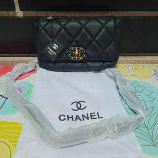 กระเป๋าสะพายข้าง CHANEL 8"