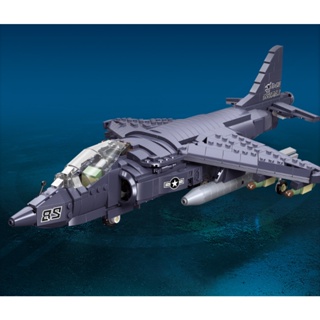 บล็อคตัวต่อโมเดลเครื่องบินรบ MOC WW2 AV-8 Harrier II ของเล่นสําหรับเด็ก 807 ชิ้น