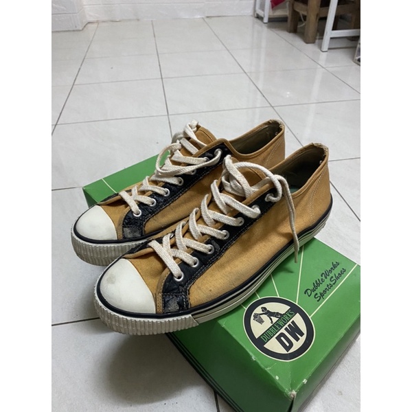 Dobble works sports shoes (DW)