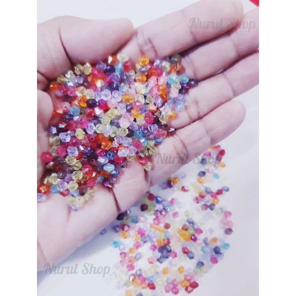 ลูกปัดอะคริลิค คริสตัลพลาสติก4มิลสีผสม(300เม็ด10฿)
