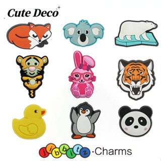 CROCS 【Cute Deco】เข็มกลัดเรซิ่น รูปการ์ตูนสัตว์ หมี แพนด้า เพนกวิน เป็ดน่ารัก (9 แบบ) อุปกรณ์เสริม สําหรับตกแต่งรองเท้า