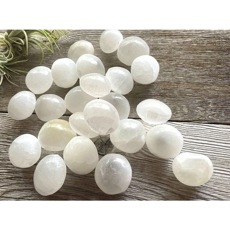 One Selenite Tumbled Stone 25-30mm เซเลไนท์Hand Polished Morocco Reiki Healing Crystal