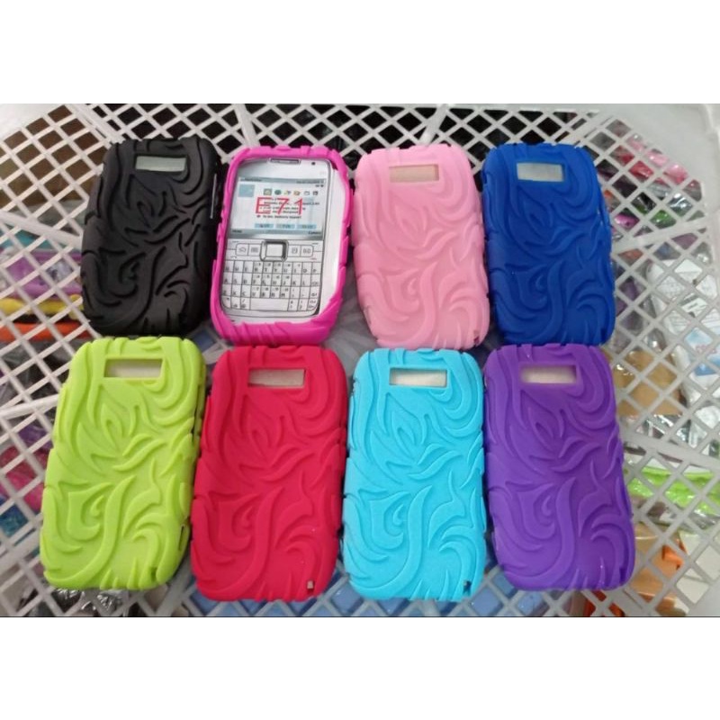 NOKIA E 71 SILICONE BATIK HP CASE