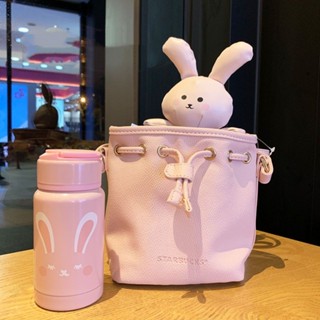 Cod Starbucks กระเป๋าหนังเทียม ทรงบักเก็ต ใส่กระติกน้ําร้อน ลายกระต่าย สีชมพู ขนาดเล็ก เหมาะกับเทศกาลกลางฤดูใบไม้ร่วง ใส่ตุ๊กตาได้ D1BC65