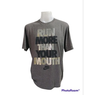 เสื้อยืดแบรนด์กีฬา NIKE REGULAR FIT COUPE DROITE CORTE NORMAL Size XL มือ2