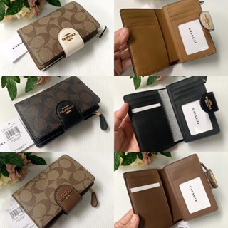 COACH MEDIUM CORNER ZIP WALLET IN SIGNATURE กระเป๋าสตางค์ผู้หญิง ขนาดกลาง ใส่ธนบัตรตามยาวได้ มีช่องบัตร-เหรียญ