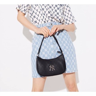 MLB MONOGRAM Embo Hobo Bag NEW YORK YANKEES ทรงสุดชิค สะพายไหล่ได้หลายแนว