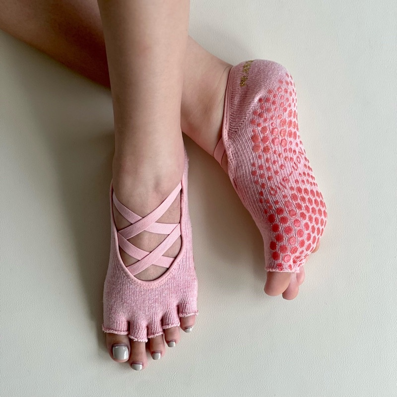 PILABODI BABY pink Half Toe Pilates Grip Socks - ถุงเท้าพิลาทิส ถุงเท้ากันลื่น แบบเปิดนิ้ว สีชมพู