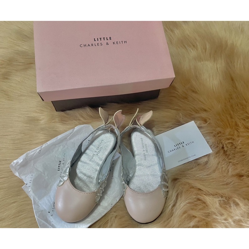 รองเท้าเด็กLittle charles&keithแท้ มีรอยถลอกหัวนิดเดียวค่า