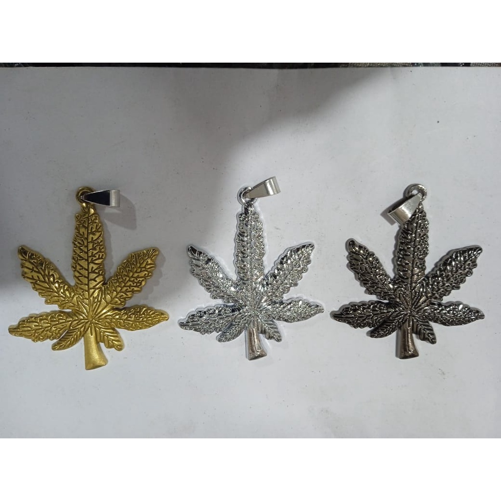 สร้อยคอพร้อมจี้ Iqbal Hope Rasta Motif