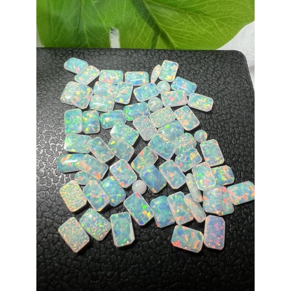โอปอ สีขาว 6x4 มม SHAPE  Synthetic Opal โอปอสังเคราะห์ LAB MADE OPAL ROUND WHITE 6x4 MM 2 pieces
