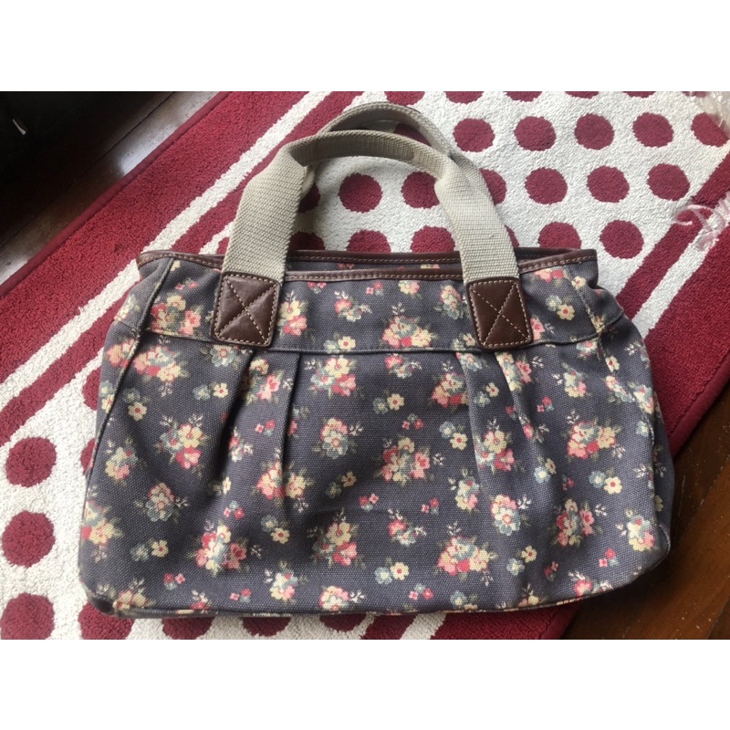 กระเป๋าผ้า Cath Kidston สีน้ำเงินลายดอกไม้ ส่งต่อ Cath Kidston Blue Floral Handbag