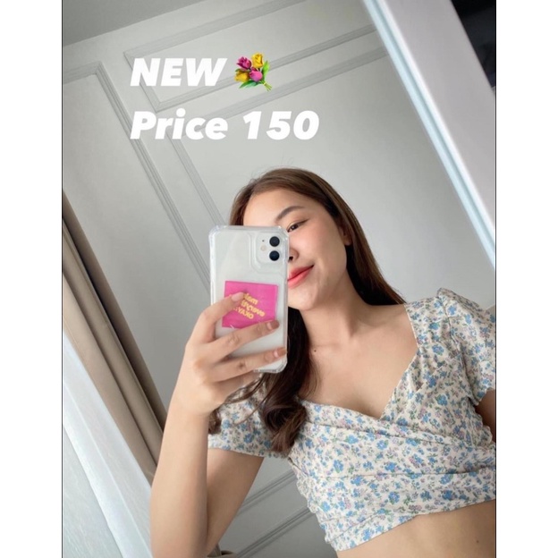 เสื้อครอปลายดอก จากร้าน Acey Acey