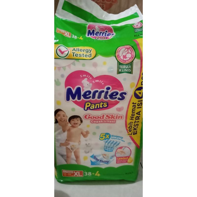 Pampers merries XL 38 + 4 4 ชิ้น