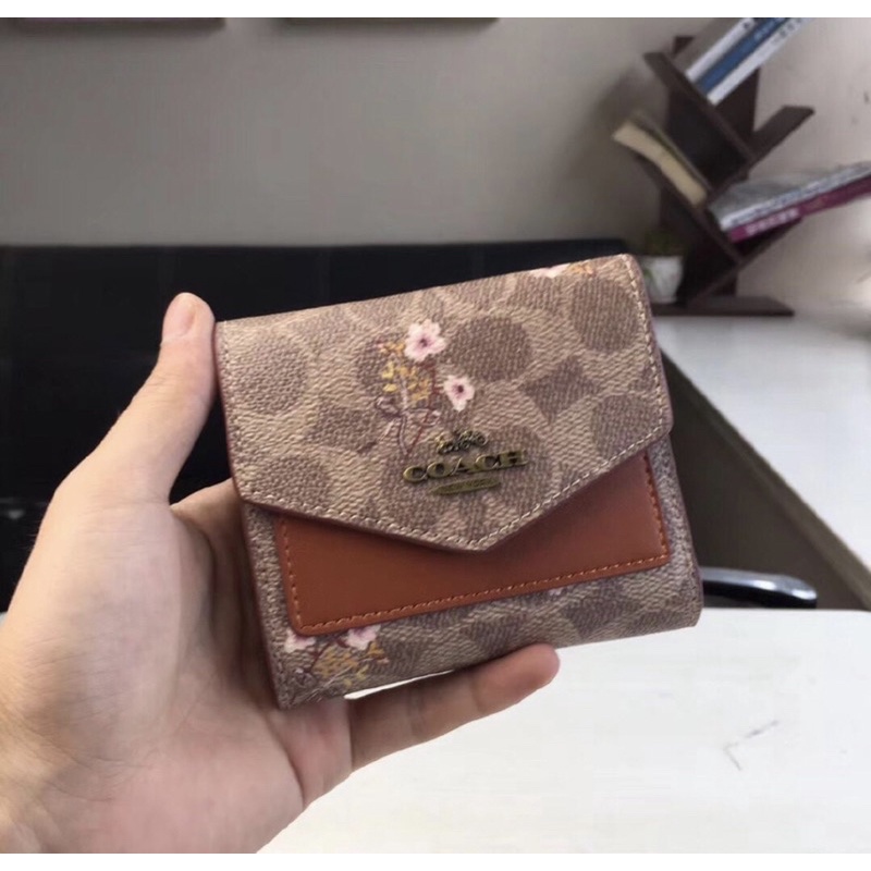 กระเป๋าสตางค์coach สีน้ำตาล