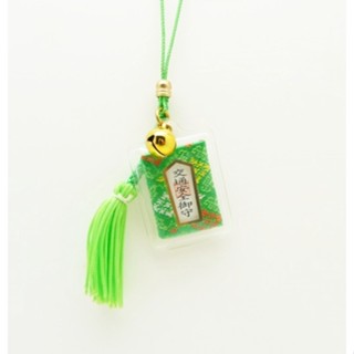 เครื่องรางญี่ปุ่น Kotsu mamori สีเขียว (สูง 3 CM) เครื่องรางความปลอดภัยทางการจราจร ปลอดภัยจากอุบัติเหตุ แต่งพู่สวยงาม