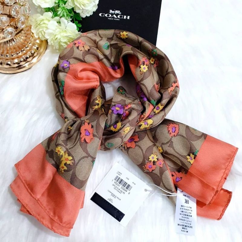 🤎COACH CA839 Spaced Floral Print Silk Square Scarf ผ้าพันคอ ผ้าคลุม ผ้าผูกกระเป๋าได้หมด