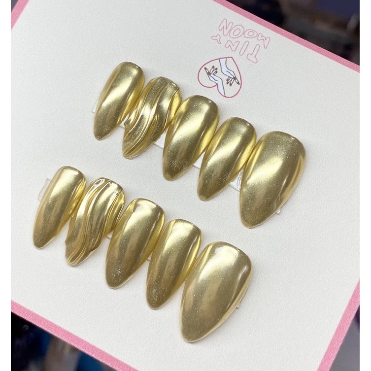 เล็บเจลแท้งานแฮนเมด สีกระจกแต่งริ้ว แจ้งสีในหมายเหตุหรือแชทจ้า แถมฟรีกาวตะไบพร้อมติดเลือกทรงได้