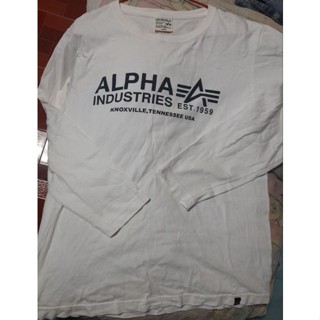 เสื้อแขนยาว alpha industries สีขาว