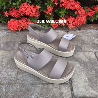 crocs brooklyn low wedge ผู้หญิงไซส์ 35--40