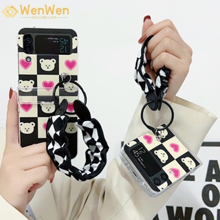 Wenwen เคสโทรศัพท์มือถือ ลายหมี หัวใจ สามชิ้น พร้อมสายคล้องมือ แฟชั่น สําหรับ Samsung Z Flip4 Z Flip3