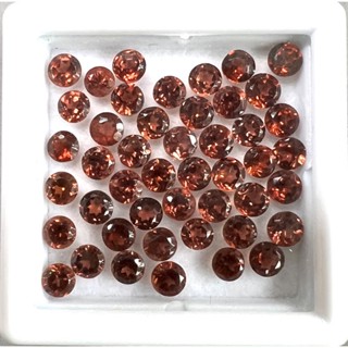 พลอยโกเมน เท้ 3.00mm รูปกลม. ราคาเป็นเม็ดเเละการัต(มีหลายเม็ด). 3.000mmm Natural Garnet. Price Per Pcs and Per carat