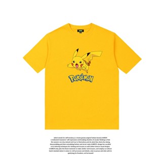 เสื้อยืดแขนสั้นลําลองเนื้อผ้าฝ้ายลาย Pikachu Pokemon Go สีเหลืองสําหรับครอบครัวเสื้อยืด เสื้อยืดสีพื้น