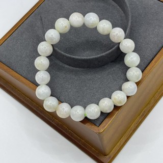 สร้อยข้อมือหยก สีขาวมีสีน้ำหมาก หรือ เลือดมังกรแต้ม ขนาด 9.8-10 มิล