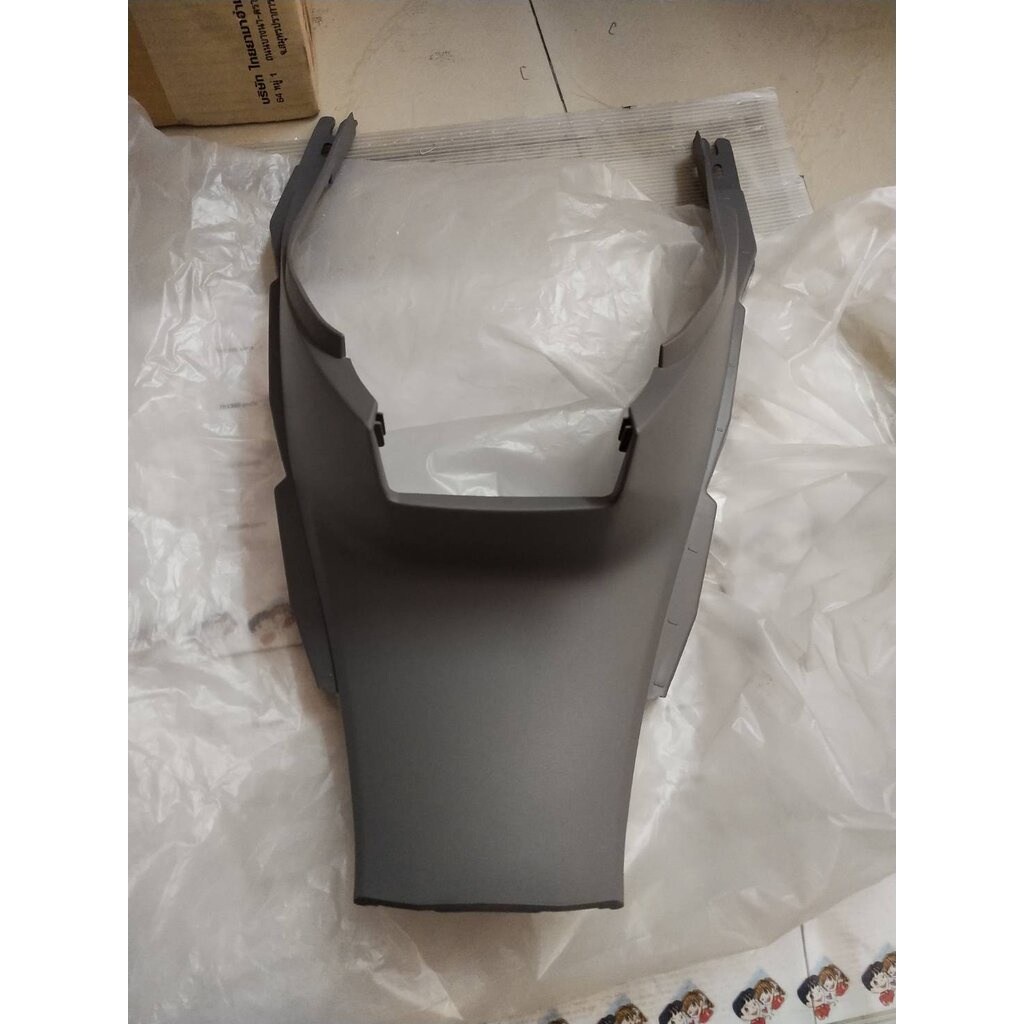 ฝาครอบใต้เบาะสีเทา FINN 2019 (006A,RG) อะไหล่แท้ YAMAHA B6F-F842N-10