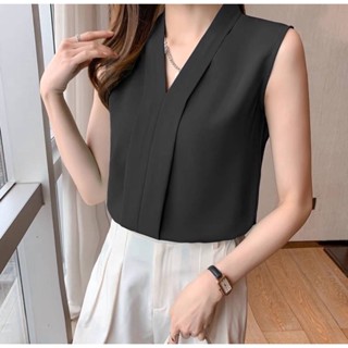 เสื้อแขนกุดคอวีทรงสวยมากจ้า