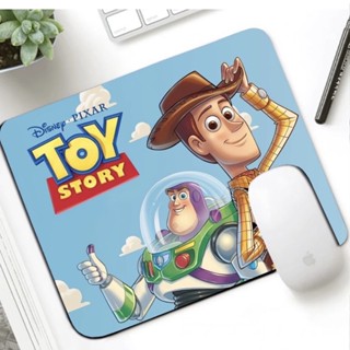 TOY แผ่นรองเม้าส์ แผ่นรองเมาส์ เมาส์ สี่เหลี่ยม  ลาย TOY STORY   1  นุ่มมือ ขนาด 21 x 26 cm สวยงาม น่าใช้งาน งานสวย 798