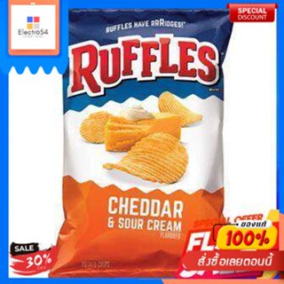 Ruffles Cheddar and Sour Cream Potato Chips 184.2 g.Croustilles Ruffles Cheddar et crème sure 184,2 g.