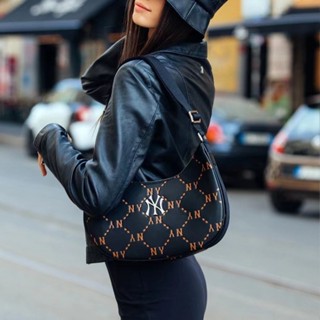 MLB (พร้อมส่ง) กระเป๋าMLB DIA MONOGRAM PU EMBO L-HOBO BAG กระเป๋าสะพายข้าง กระเป๋าถือNY ของแท้💯%