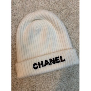 Chanel    Beanie  white