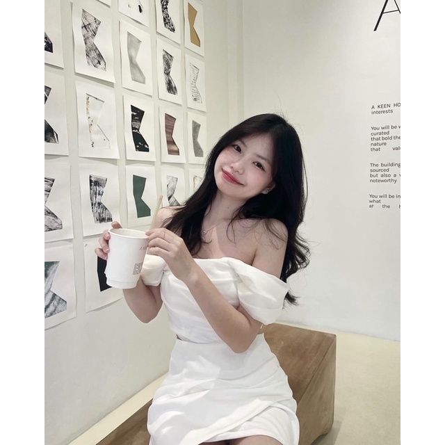 Belle femme - White🦢🌷เสื้อปาดไหล่ กับกระโปรงสไตร์ลูกคุณหนู 🌷B-WHITE