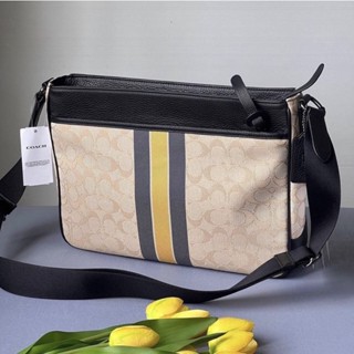 🎀 (สด-ผ่อน) กระเป๋าสะพายชาย 11.5 นิ้ว Coach C9363 Thompson Crossbody In Signature Jacquard With Varsity Stripe