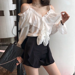 99005✨พร้อมส่ง✨เสื้อเชิ้ต เสื้อครอป เสื้อผู้หญิง เสื้อผ้าผู้หญิง นใหม่เกาหลีรุ่นคอวีสลิงนัวเนียเสื้อเชิ้ตแขนบานหลวม