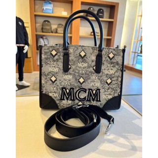 Mcm Tote in Vintage Jacquard Monogram ขนาด 18.5 x 24.0 x 11.0 cmสายยาว 93 cm to 109 cm strap