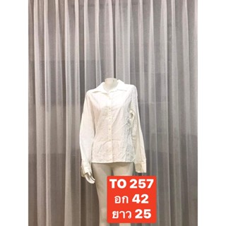 TO 257 เสื้อเชิ้ตผู้หญิงแขนยาว สีขาว  เป็นเสื้อใส่ทำงาน ใส่เที่ยว คอปก สาว อก42พร้อมส่ง