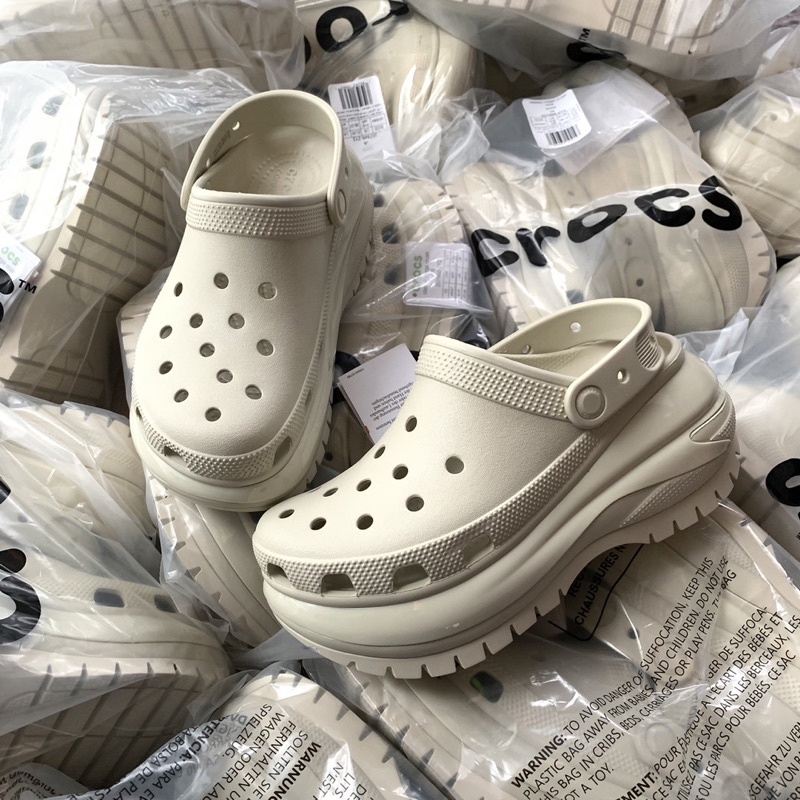 พร้อมส่ง CROCS MEGA CRUSH CLOG BONE